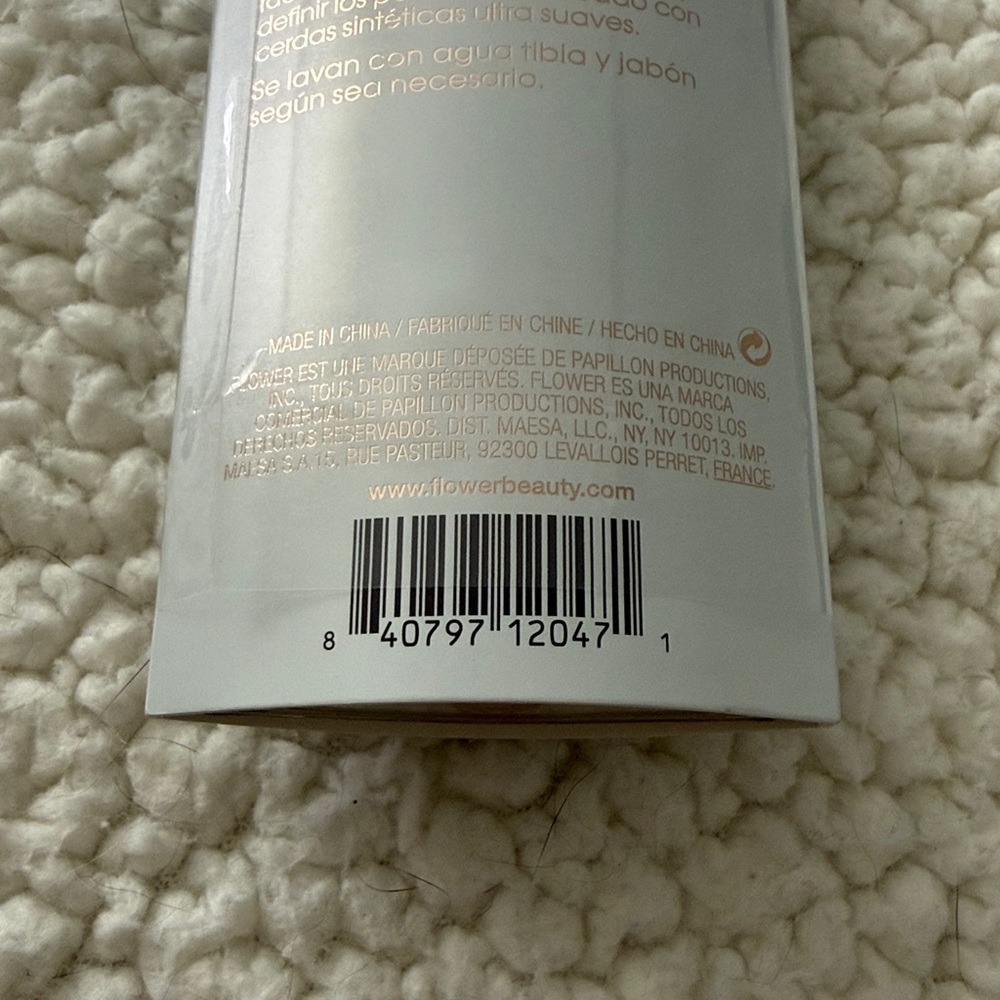 Flower Beauty Blush Precision Brush NIB DISCOUNTED SHIPPING - Picture 5 of 5